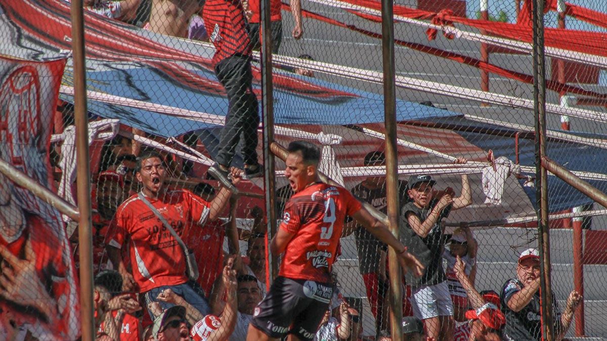 Bruno Nasta quiere regalarles un triunfo a los hinchas del Globo.