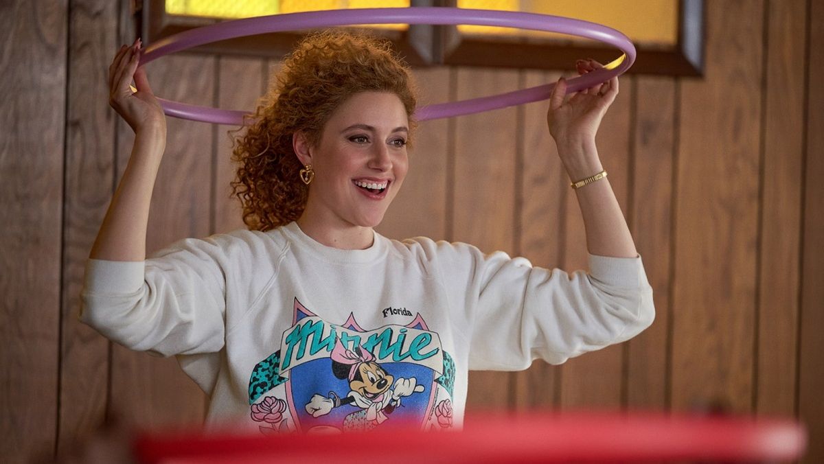 Greta Gerwig interpreta a Babette en la película de Netflix, Ruido de fondo.