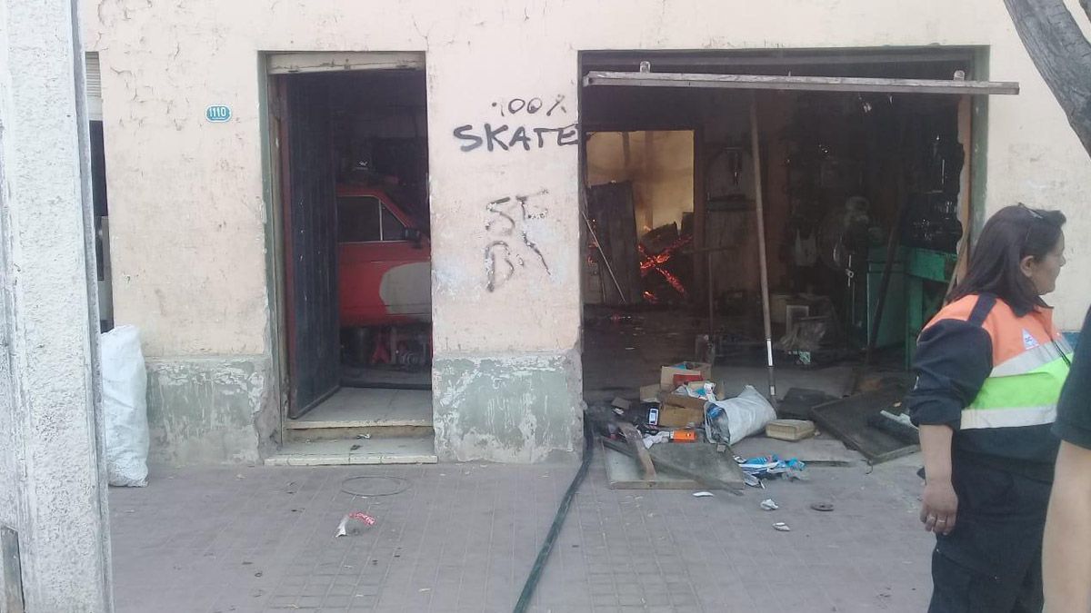 El fuego provocó daños en el techo, mampostería y algunos muebles de la vivienda situada en Villa Nueva