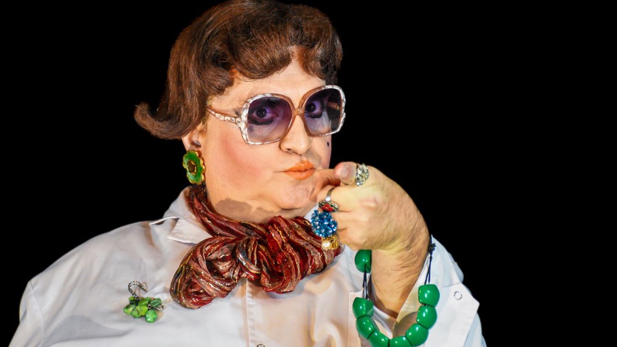 Di Nasso es actor, clown, director, docente y productor. Di Nasso es actor, clown, director, docente y productor.