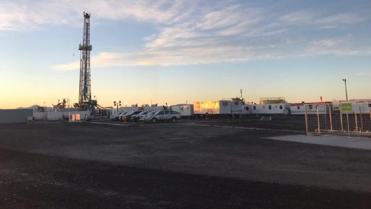 YPF tiene vigente un proyecto de inversión con reducción de regalías en Llancanelo. Mendoza analiza la cesión de sus áreas petroleras a un privado.