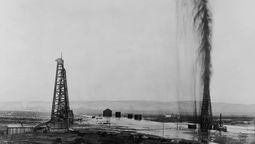 Petróleo, considerado el oro negro desde hace mucho tiempo.