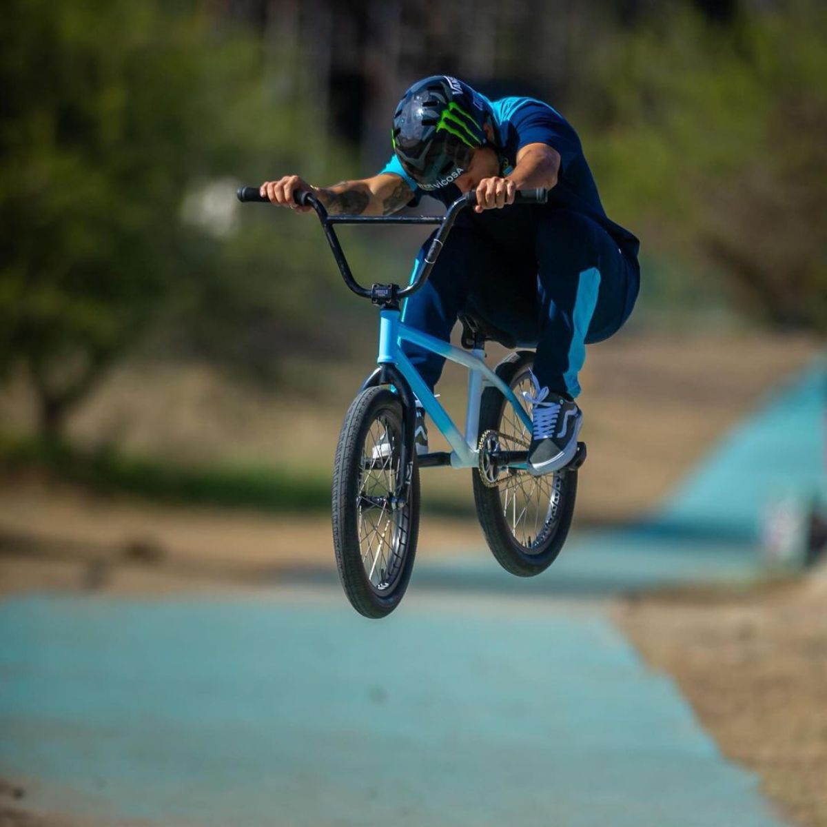 La historia del deportista que ganó la medalla de oro del BMX Freestyle en los Juegos Olímpicos 2024 está llena de esfuerzo y dolor. La historia del deportista que ganó la medalla de oro del BMX Freestyle en los Juegos Olímpicos 2024 está llena de esfuerzo y dolor.