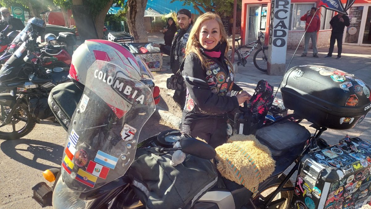 Maye, una colombiana que hace años cambió su vida tradicional por las motos. Vino en 2023. Aún anda por Argentina. Maye, una colombiana que hace años cambió su vida tradicional por las motos. Vino en 2023. Aún anda por Argentina.