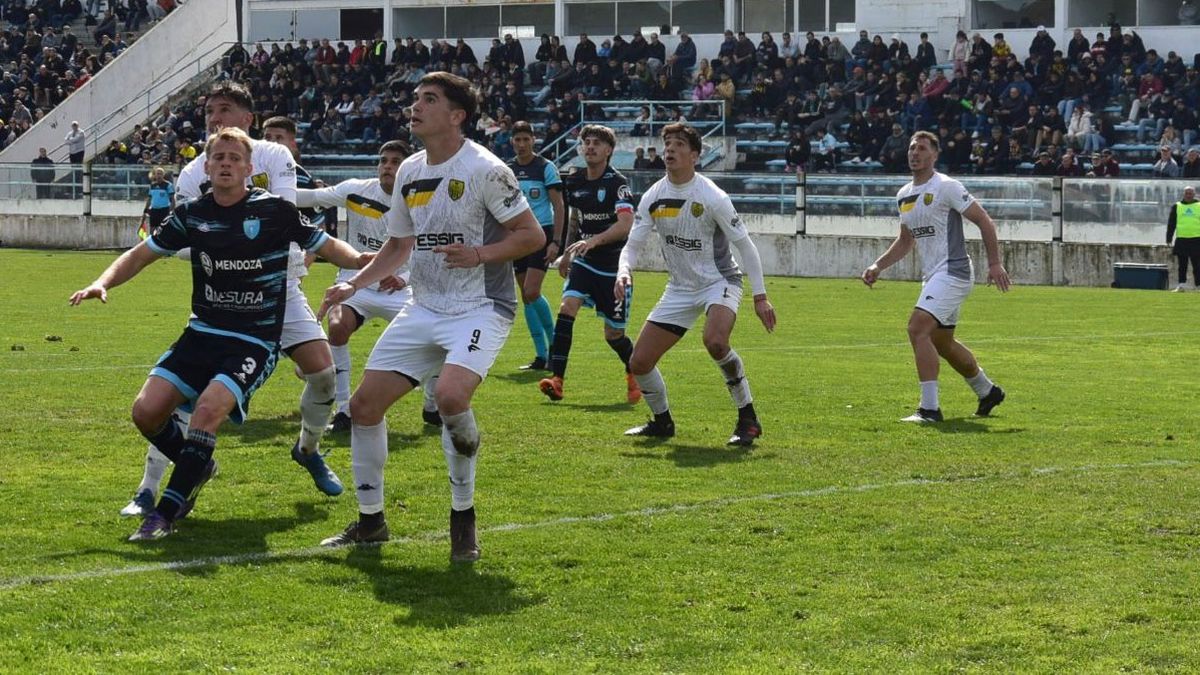 El Celeste perdió tras 17 partidos en el Federal A El Celeste perdió tras 17 partidos en el Federal A