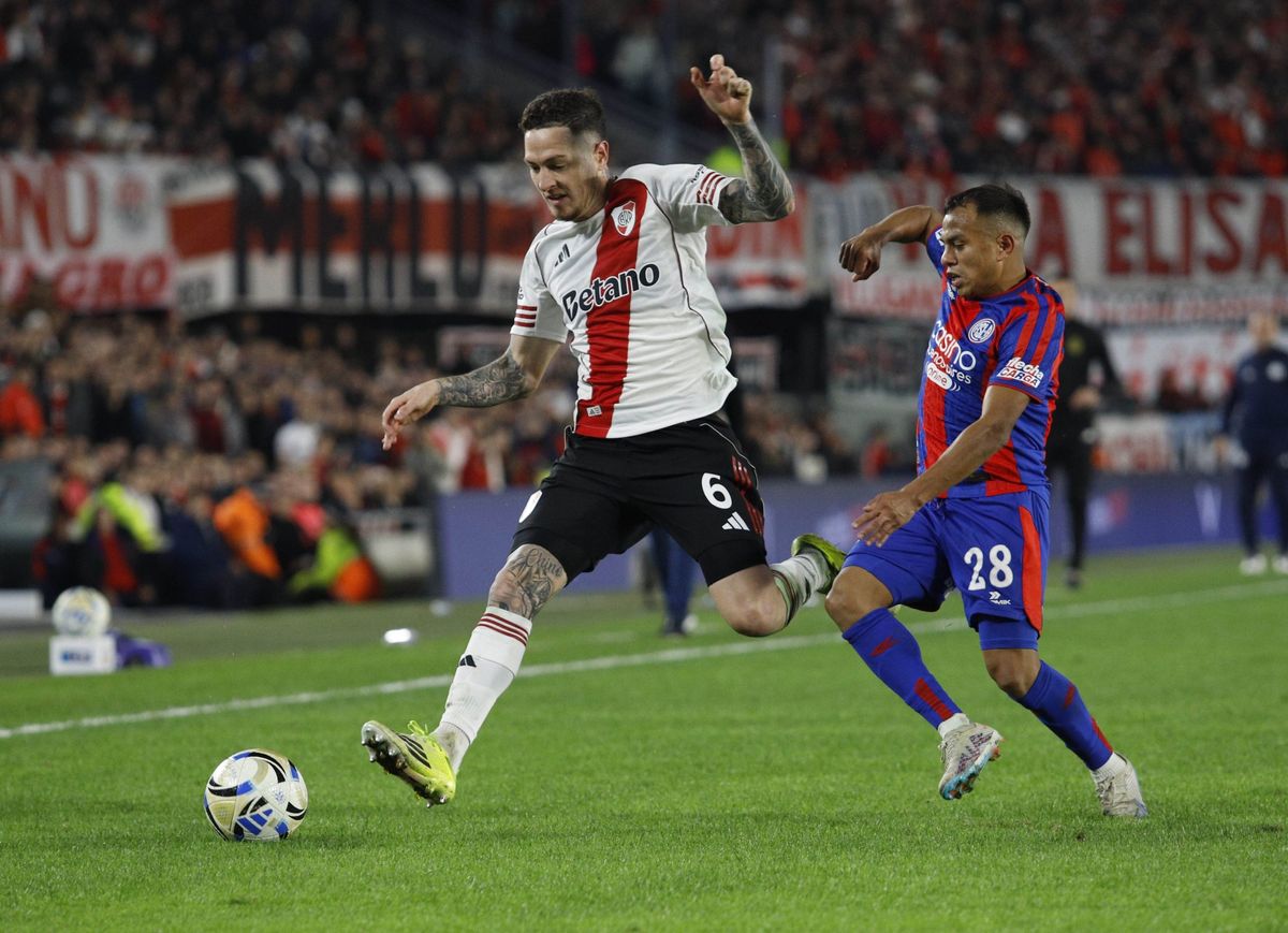 River se metió en los cuartos de final del Torneo Apertura ante San Lorenzo. River se metió en los cuartos de final del Torneo Apertura ante San Lorenzo.