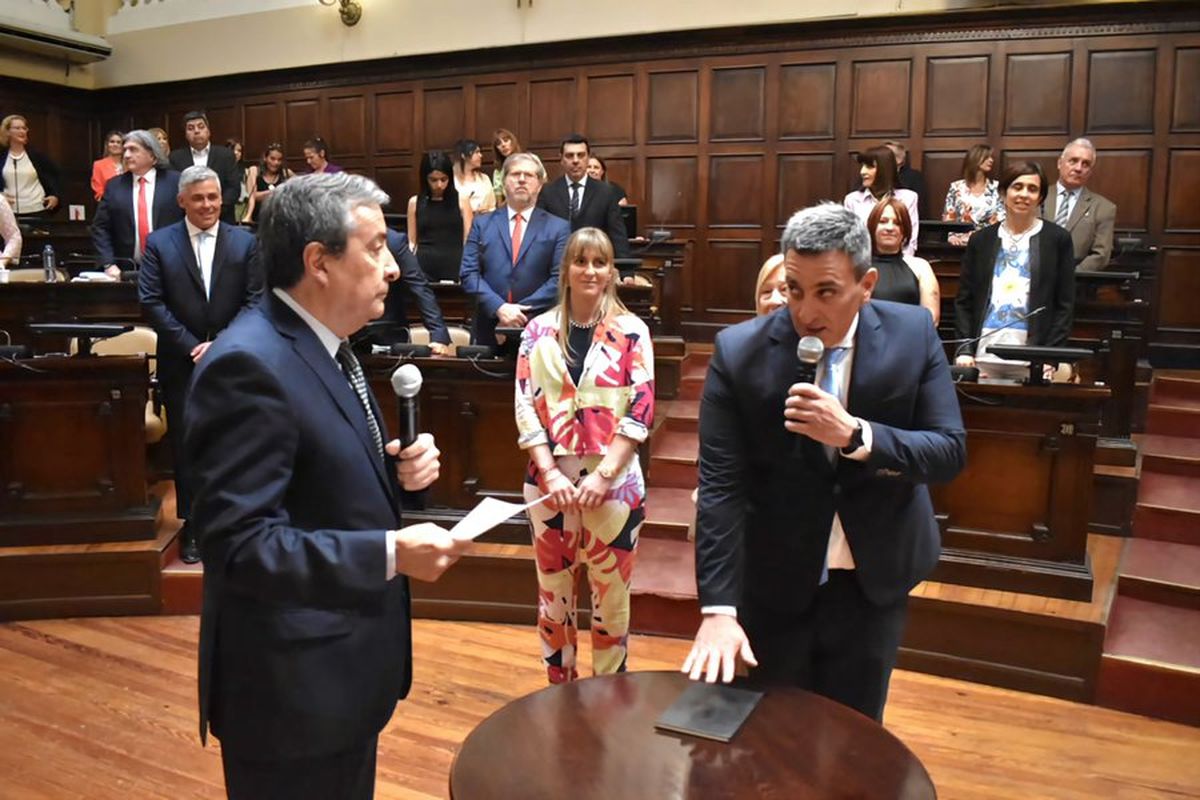 El diputado provincial Gustavo Perret fue secretario de Gobierno del ex intendente Emir Félix hasta diciembre del 2023. El diputado provincial Gustavo Perret fue secretario de Gobierno del ex intendente Emir Félix hasta diciembre del 2023.