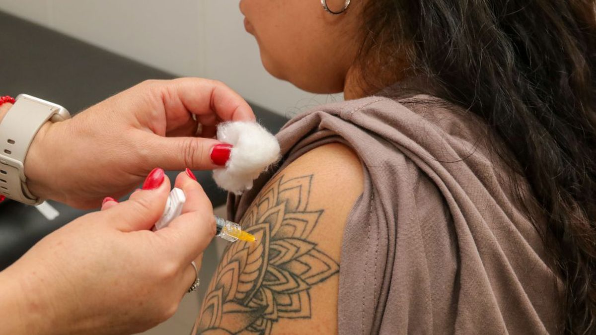 Con la vacunación, el Ministerio de Salud busca frenar el avance de enfermedades que se creían controladas, como el sarampión y la tos convulsa.