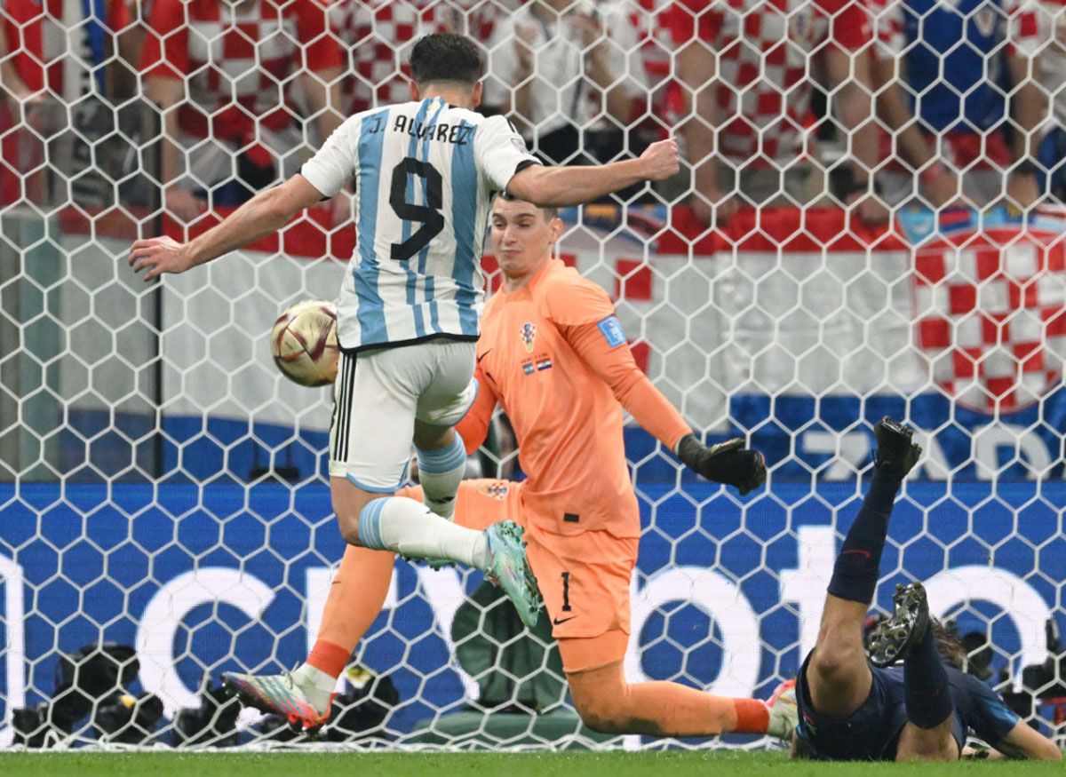 Julián Álvarez marcó dos goles y fue figura de la Selección argentina ante Croacia