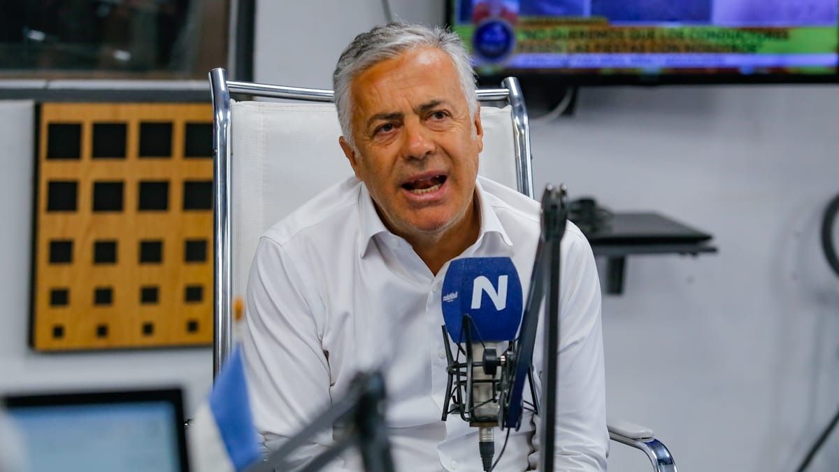 Alfredo Cornejo criticó la violenta manifestación que protagonizó un escrache en la casa de una de sus hermanas, casada con un diputado provincial, en San Carlos.