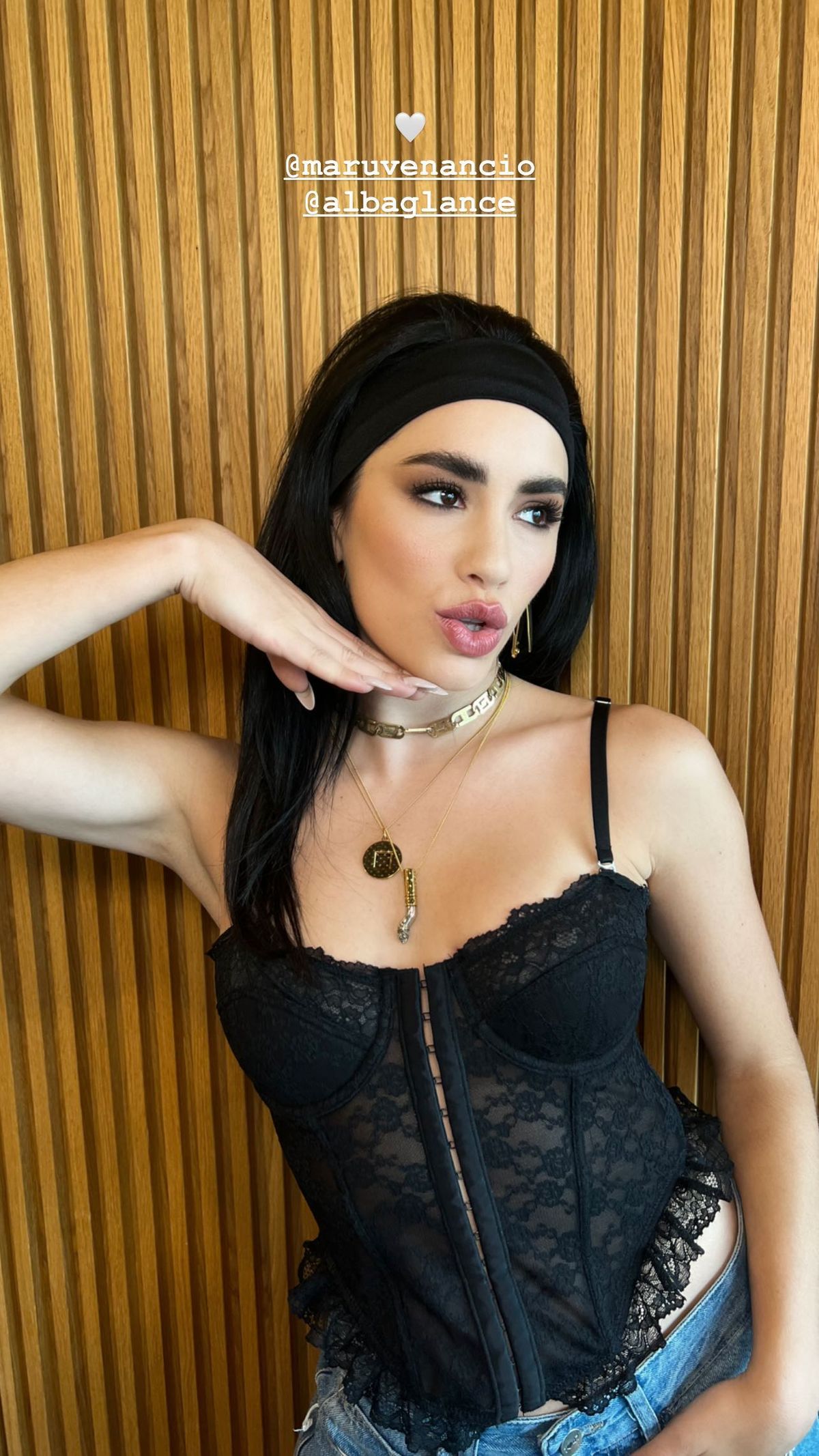 Exigidito y ultra marcado, Lali Espósito revienta la retina con su corset más fajado. Exigidito y ultra marcado, Lali Espósito revienta la retina con su corset más fajado.