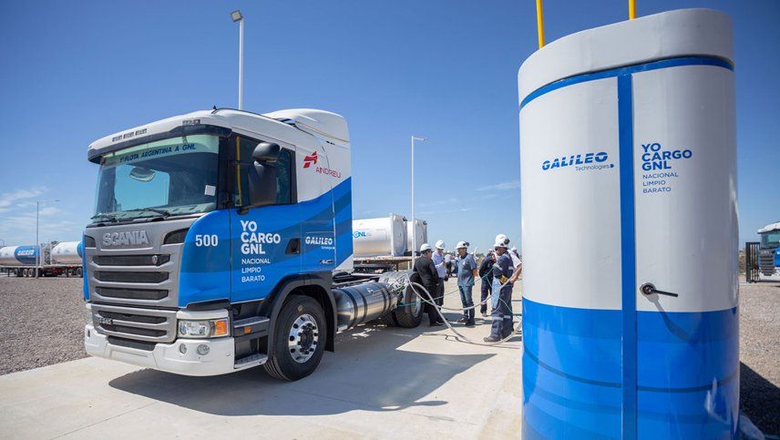 Partió de Luján la primera flota de camiones con gas natural licuado del país