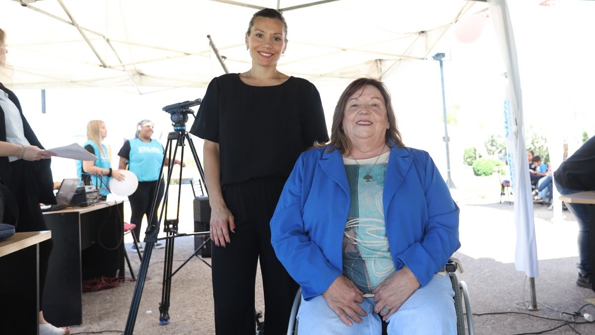 La directora de la Fundación Grupo América (a la que pertenece Vendimia Solidaria), Barbarita Vila, junto a la presidenta de Cilsa, Silvia Carranza. La directora de la Fundación Grupo América (a la que pertenece Vendimia Solidaria), Barbarita Vila, junto a la presidenta de Cilsa, Silvia Carranza.