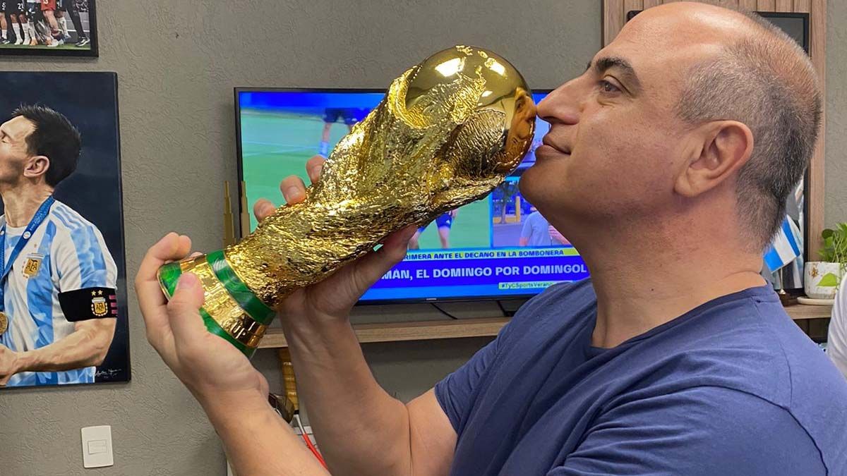 El juez de la Corte, Mario Adaro, mostró que es un apasionado por la Selección argentina.