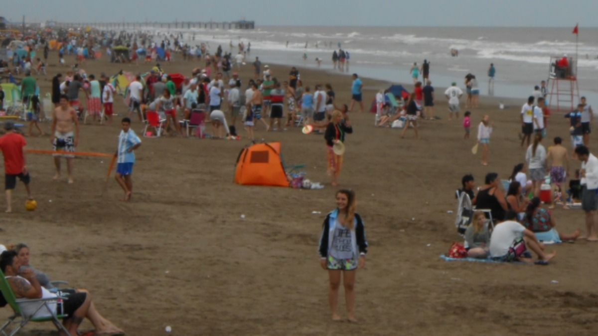 La playa de Santa Teresita en temporada alta.