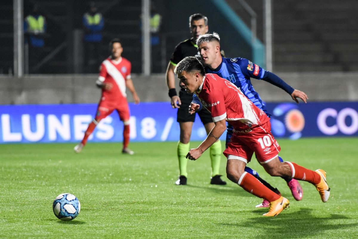 Argentinos Juniors eliminó a San Telmo y será rival de Boca