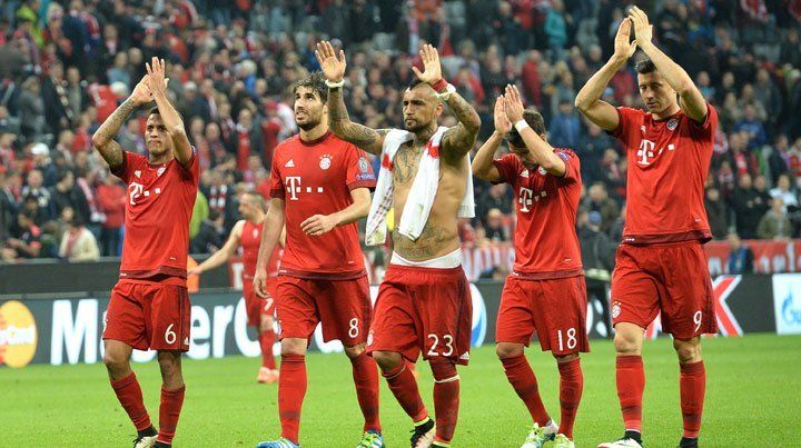 El Bayern, con gol de Vidal, venció al Benfica por la mínima diferencia