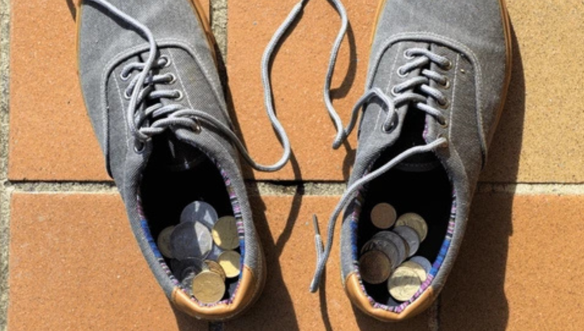 Por qué poner una moneda en el zapato: Feng Shui y el ritual más poderoso