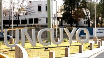 Hallaron un inédito objeto sexual en la UNCuyo y estalló en Twitter