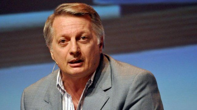 Allanaron la oficina de Aranguren por supuestas irregularidades en la compra de gas a Chile