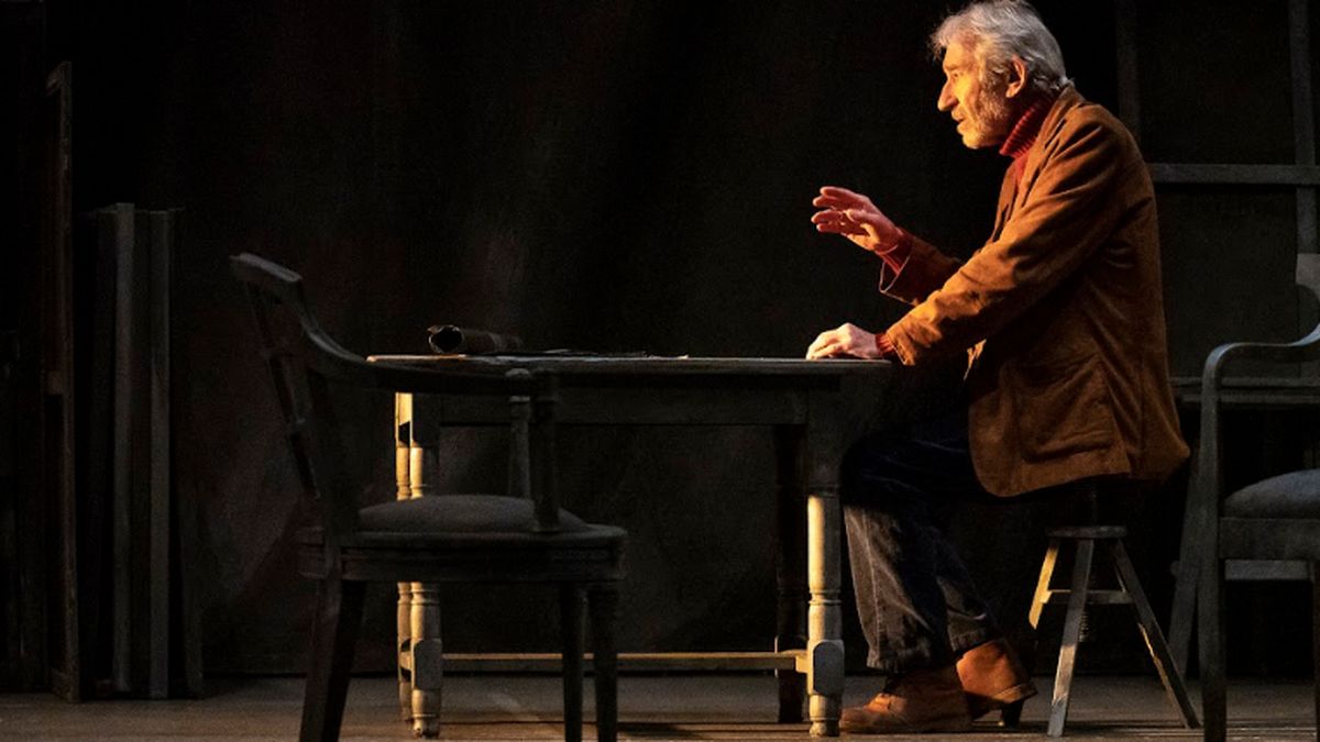 En escena. El reconocido actor español José Sacristán. En escena. El reconocido actor español José Sacristán.