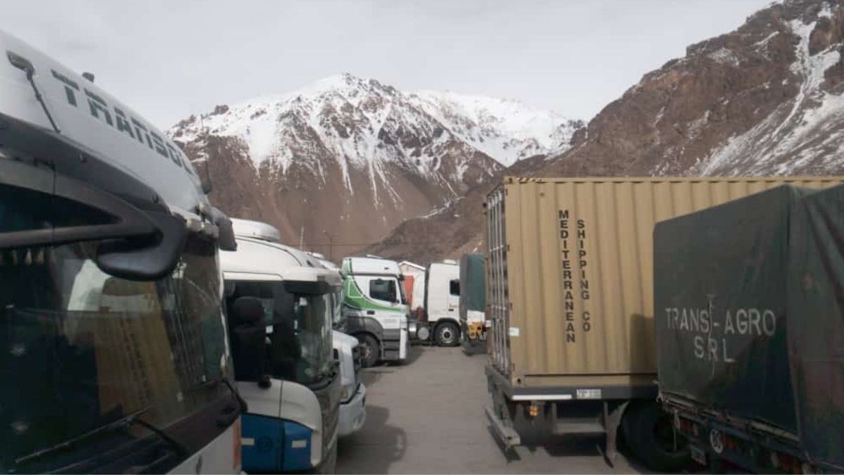 Solo camiones pueden pasar a Chile después del temporal