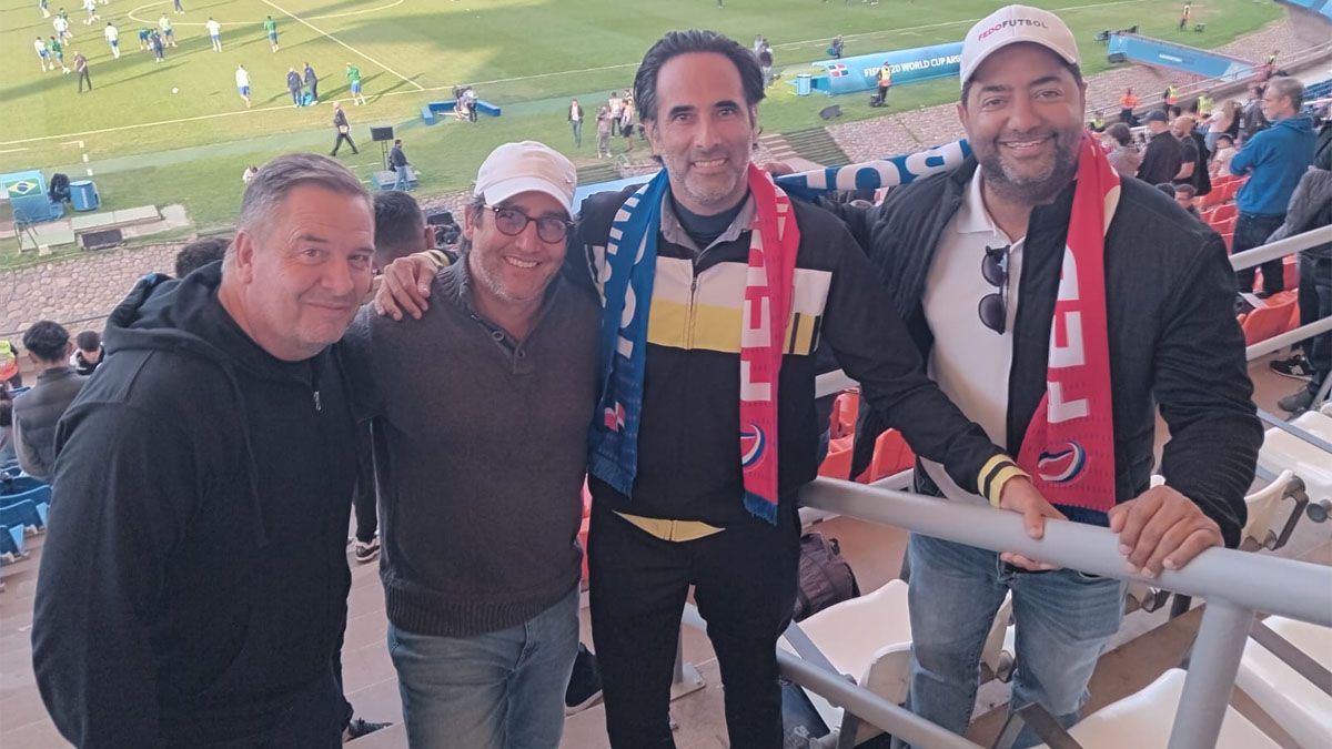 Los hinchas de República Dominicana le pusieron buena onda al partido del Mundial Sub 20 ante Brasil.