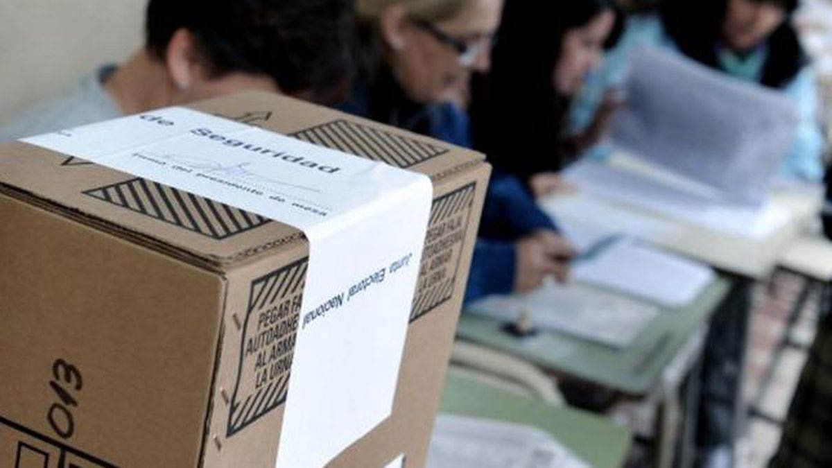 El presidente es la máxima autoridad de su mesa electoral. 
