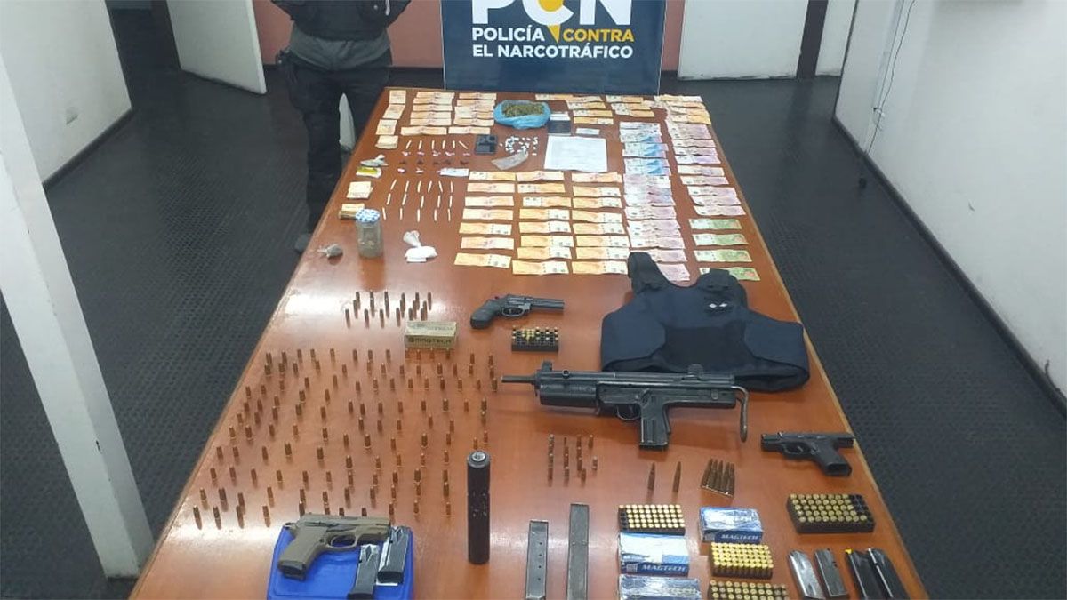 Todo lo secuestrado en los operativos de lucha contra el narcotráfico en Mendoza. Todo lo secuestrado en los operativos de lucha contra el narcotráfico en Mendoza.