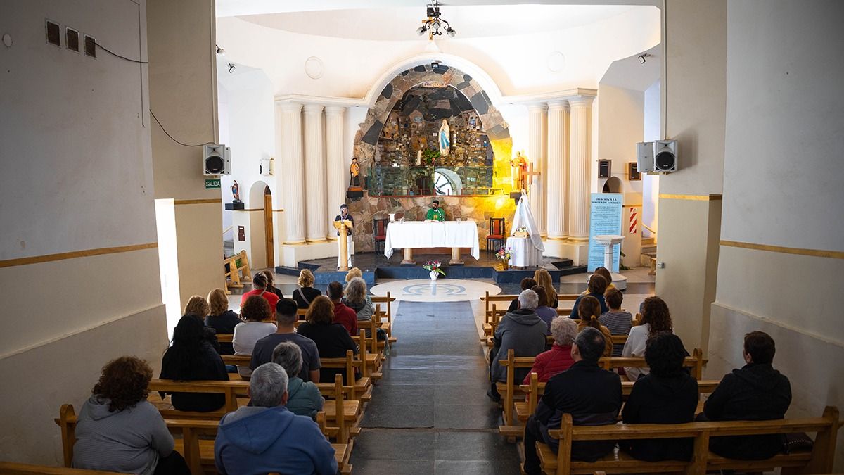 El templo original se utiliza hoy para las misas diarias. El templo original se utiliza hoy para las misas diarias.