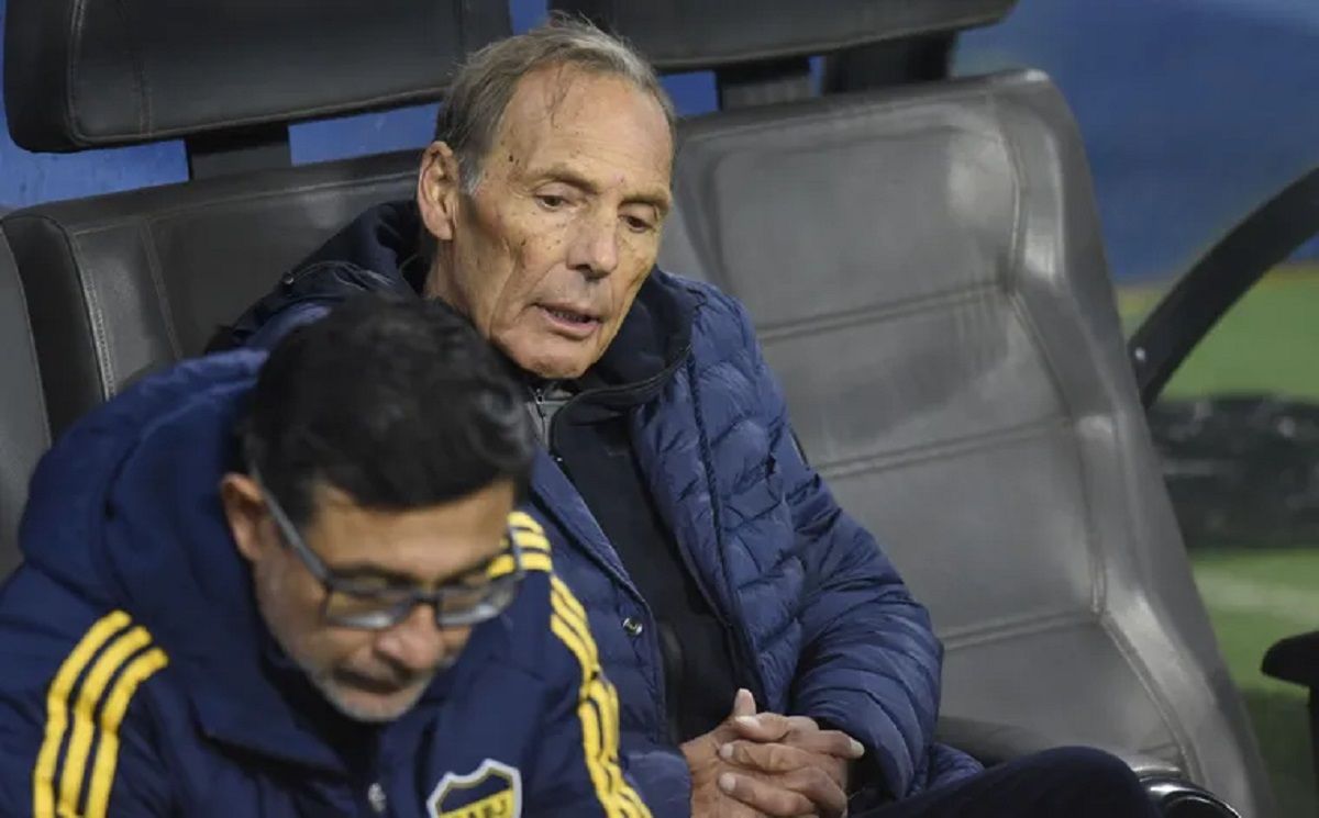 El DT cuenta, ahora, con un jugador menos en su plantel.