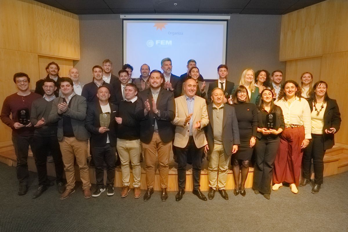 Todos los distinguidos por la FEM con Mención de Honor durante la edición 2026 del premio Joven Empresario Mendocino Todos los distinguidos por la FEM con Mención de Honor durante la edición 2026 del premio Joven Empresario Mendocino