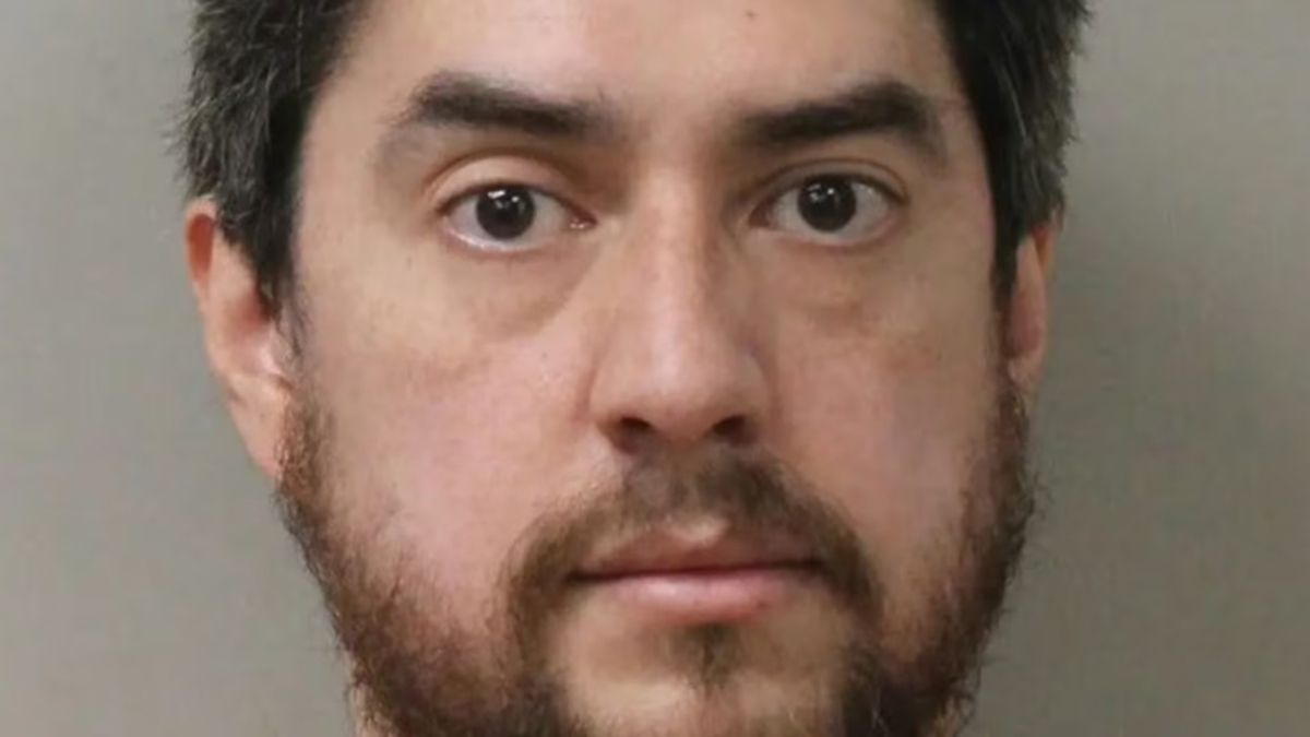 Un profesor asesinó a su amante porque se negó a interrumpir el embarazo. La pareja clandestina ya tenía un hijo de dos años. Un profesor asesinó a su amante porque se negó a interrumpir el embarazo. La pareja clandestina ya tenía un hijo de dos años.