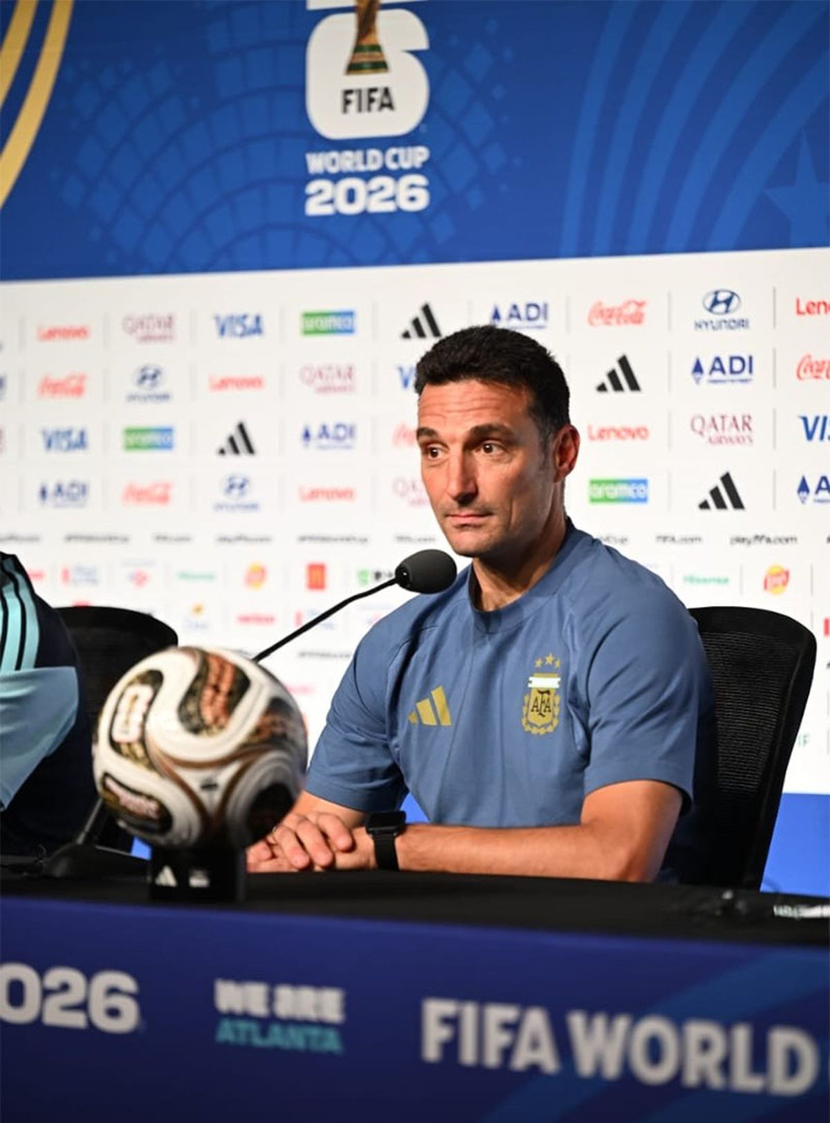 Scaloni se mostr&oacute; emocionado.