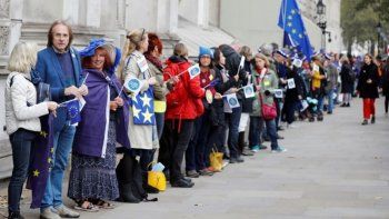 Cadena humana para protestar contra el Brexit