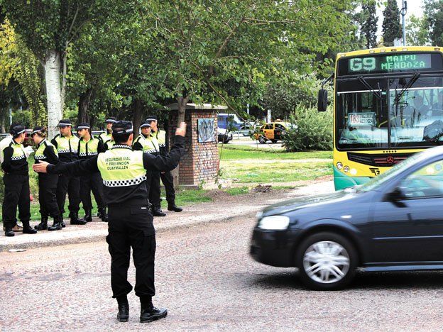 Atento conductor: agentes de tránsito ya multan en Guaymallén