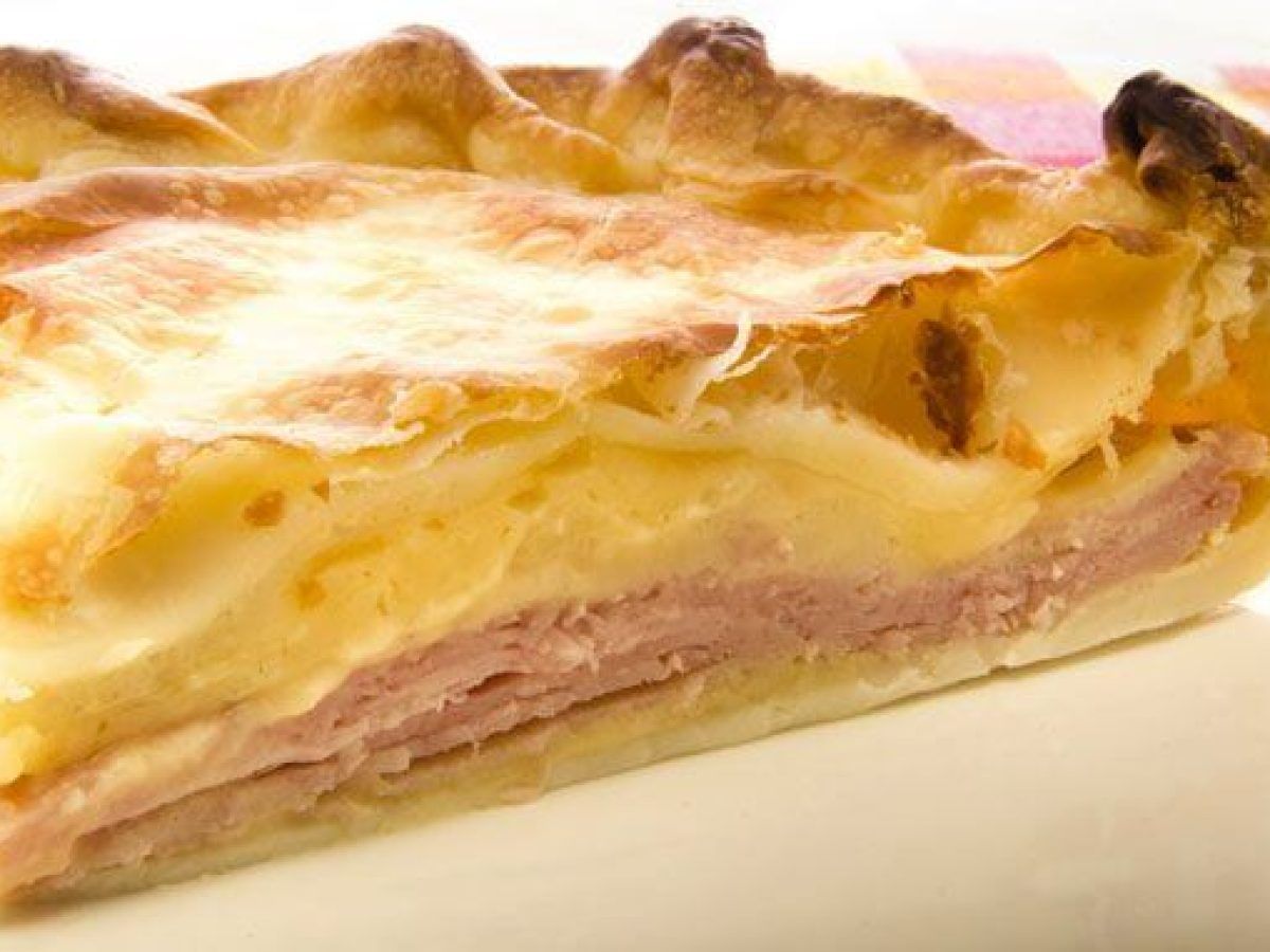 Tarta de jamón y queso, la rendidora receta y re fácil de preparar