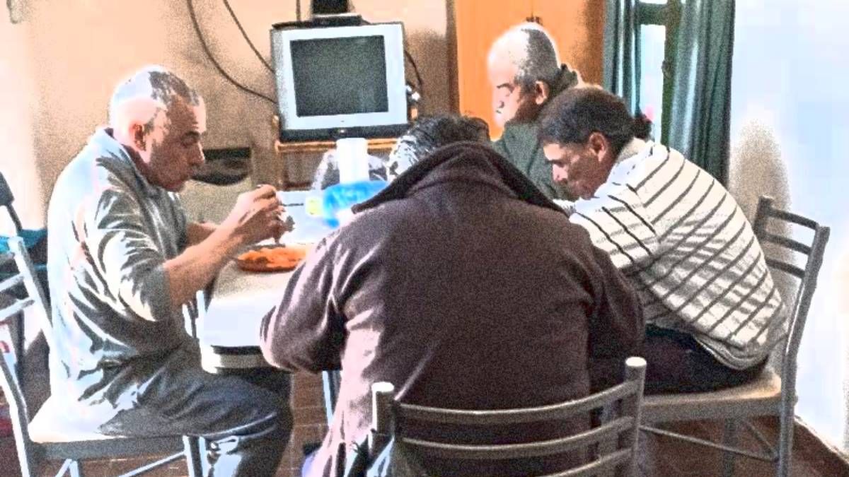 Varones mayores de 60 años viven en residencias compartidas