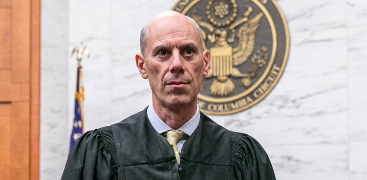 El juez Boasberg también ordenó a las principales agencias del Gobierno de Donald Trump que conserven los mensajes enviados en Signal, en el escándalo de los chats filtrados a un periodista por error. El juez Boasberg también ordenó a las principales agencias del Gobierno de Donald Trump que conserven los mensajes enviados en Signal, en el escándalo de los chats filtrados a un periodista por error.