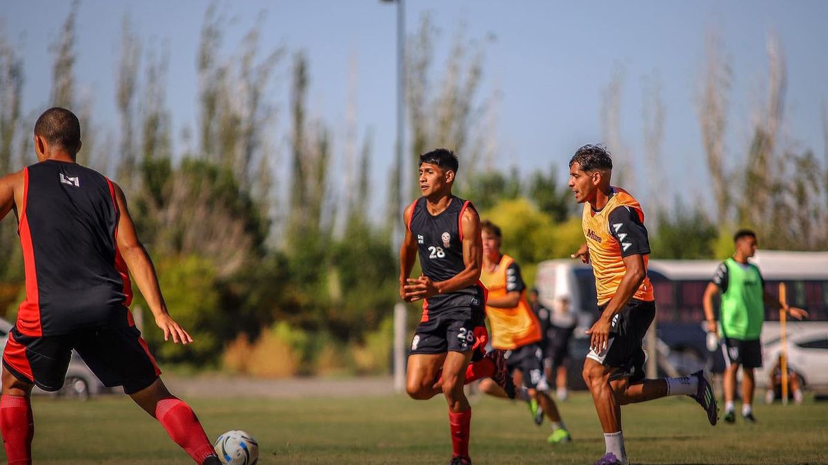 Huracán Las Heras se midió en un ensayo ante Gimnasia y Esgrima
