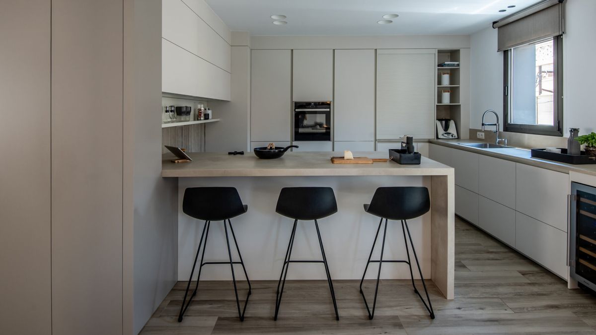 Las penínsulas ahorran un gran espacio en la cocina. Las penínsulas ahorran un gran espacio en la cocina. 