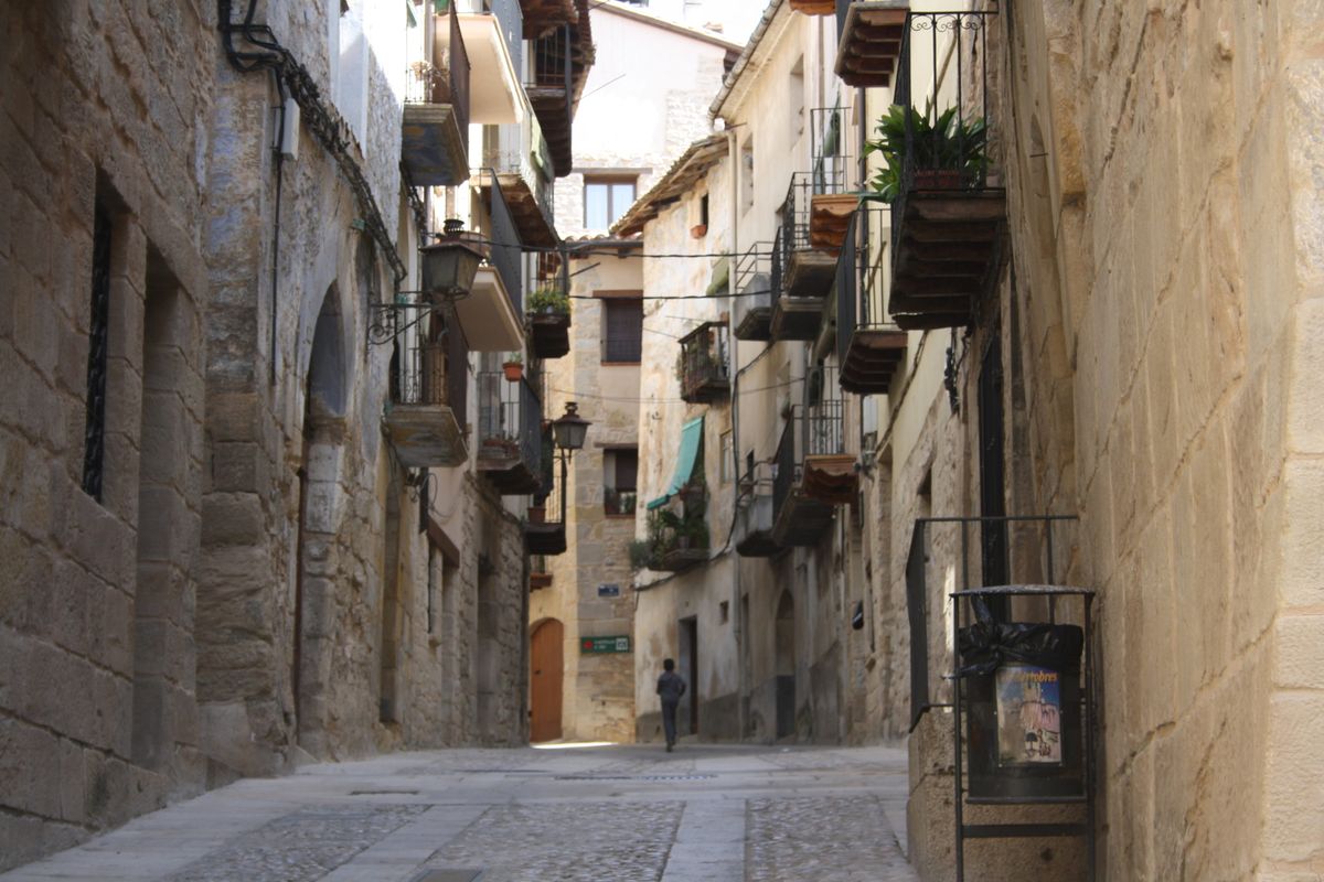 Los pueblos más bonitos de España que parecen sacados de un cuento de hadas Valdarrobres-pueblo-espanajpg