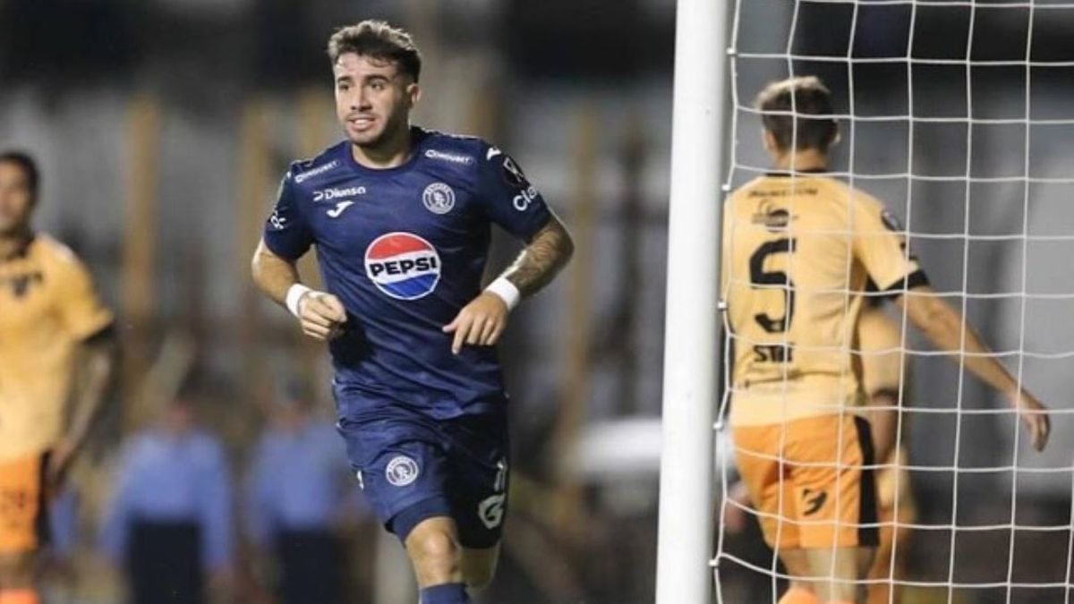 Agustín Auzmendi jugará en Godoy Cruz. El delantero argentino viene del Motagua de Honduras