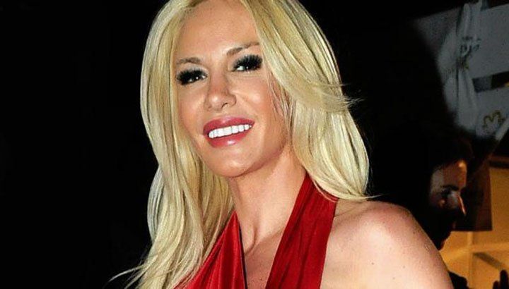 Enigmático mensaje de Luli Salazar vestida de enfermera