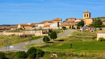 Un pueblo de 40 habitantes busca nuevas familias: ofrece casa gratis, trabajo fijo y otra vida Un pueblo de 40 habitantes busca nuevas familias: ofrece casa gratis, trabajo fijo y otra vida