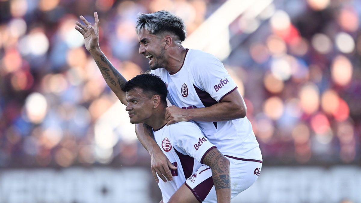 Walter Bou marcó dos goles en el triunfo de Lanús sobre San Lorenzo. Walter Bou marcó dos goles en el triunfo de Lanús sobre San Lorenzo.