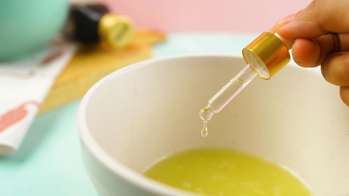 Mezclar cáscaras de huevo con aceite de oliva: por qué recomiendan hacerlo y para qué sirve Mezclar cáscaras de huevo con aceite de oliva: por qué recomiendan hacerlo y para qué sirve