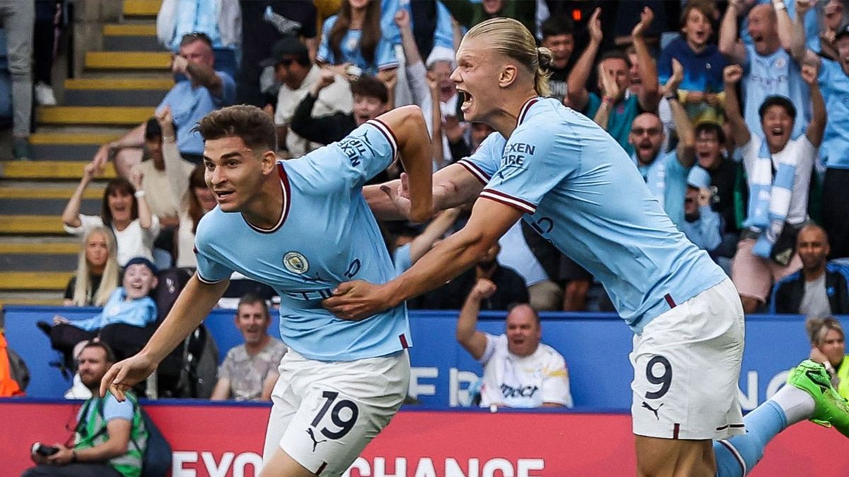 Julián Álvarez convirtió su primer gol en el Manchester City