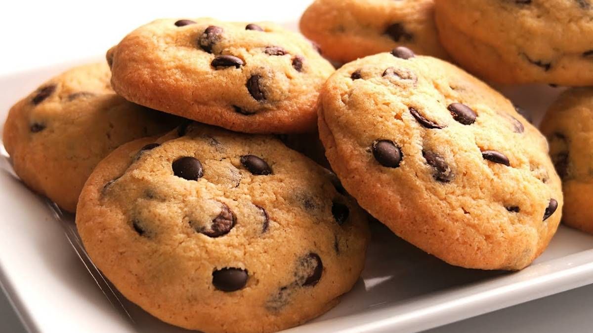 Aprendé a realizar una de las recetas más fáciles y exquisitas de la pastelería: galletas con chips de chocolate.