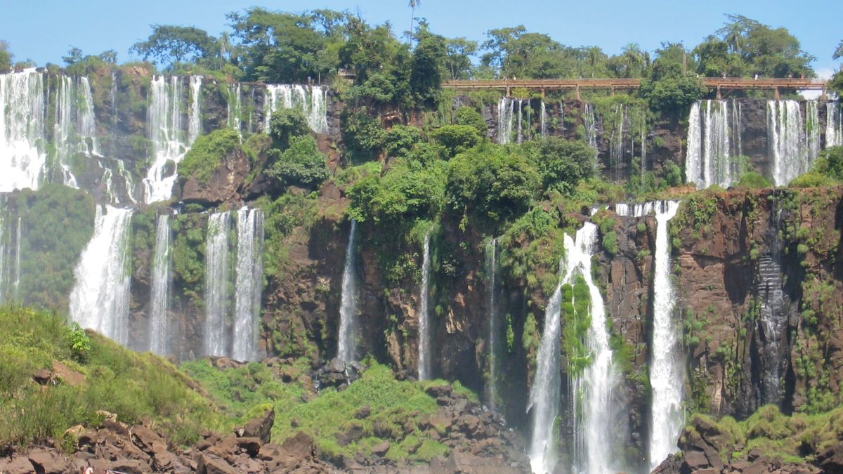 Miles de turistas visitan las Cataratas del Iguazú cada día. Imagen: Freepik. Miles de turistas visitan las Cataratas del Iguazú cada día. Imagen: Freepik.